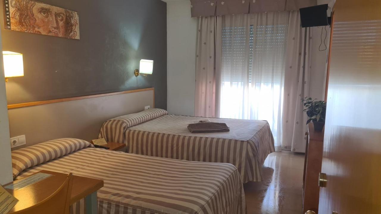 Hotel Cosmos טראגונה מראה חיצוני תמונה