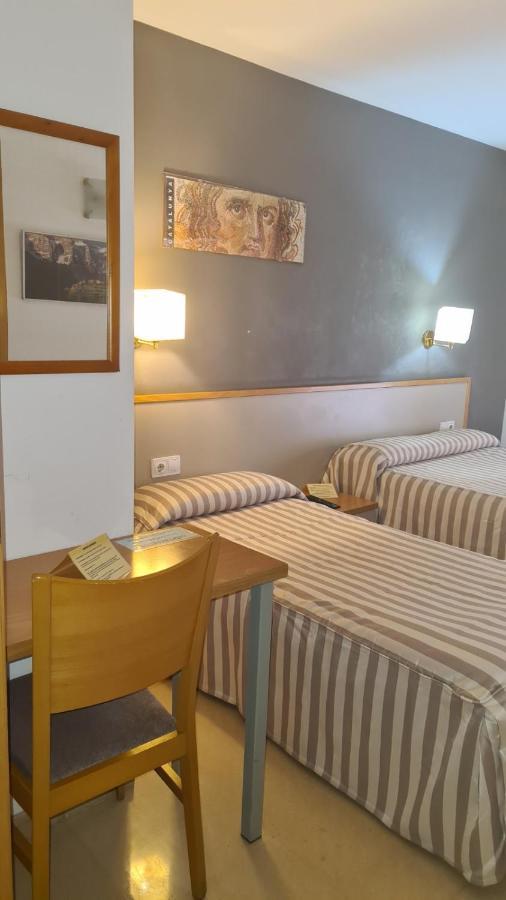 Hotel Cosmos טראגונה מראה חיצוני תמונה