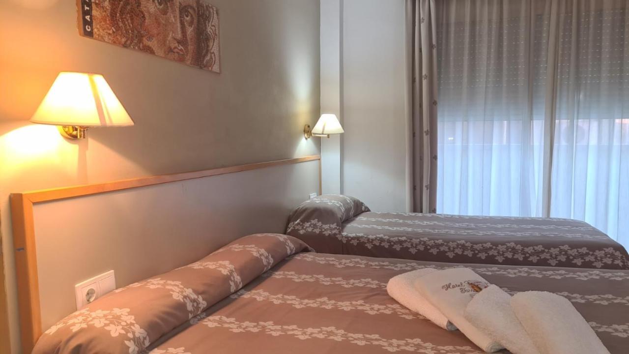 Hotel Cosmos טראגונה מראה חיצוני תמונה