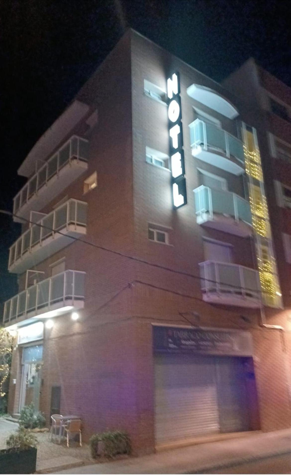 Hotel Cosmos טראגונה מראה חיצוני תמונה