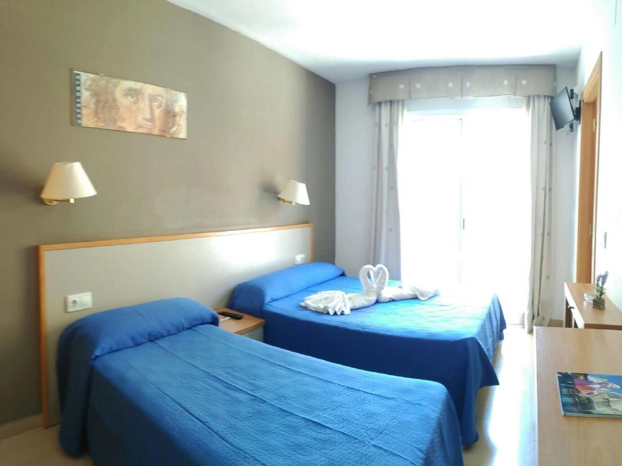 Hotel Cosmos טראגונה מראה חיצוני תמונה