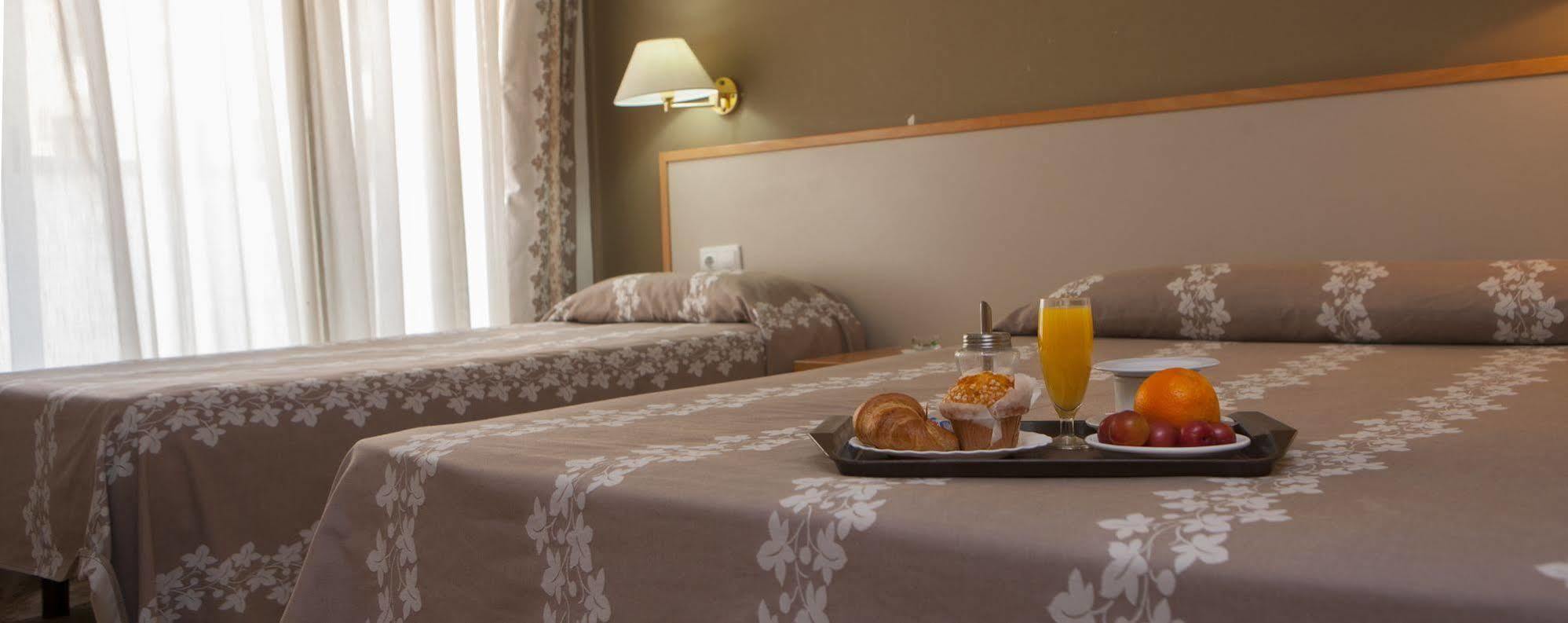 Hotel Cosmos טראגונה מראה חיצוני תמונה