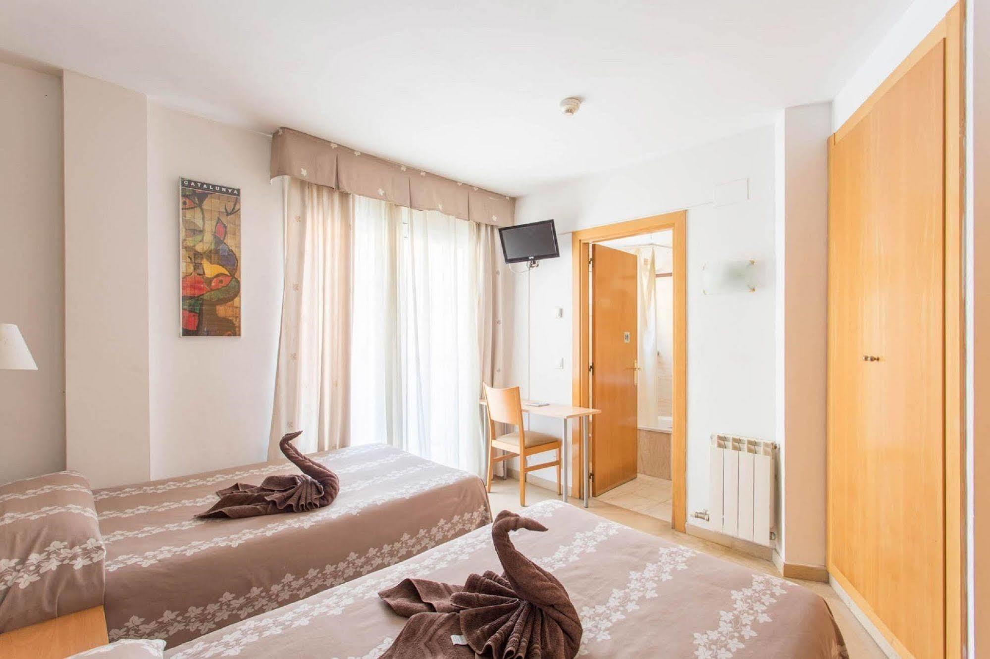 Hotel Cosmos טראגונה מראה חיצוני תמונה