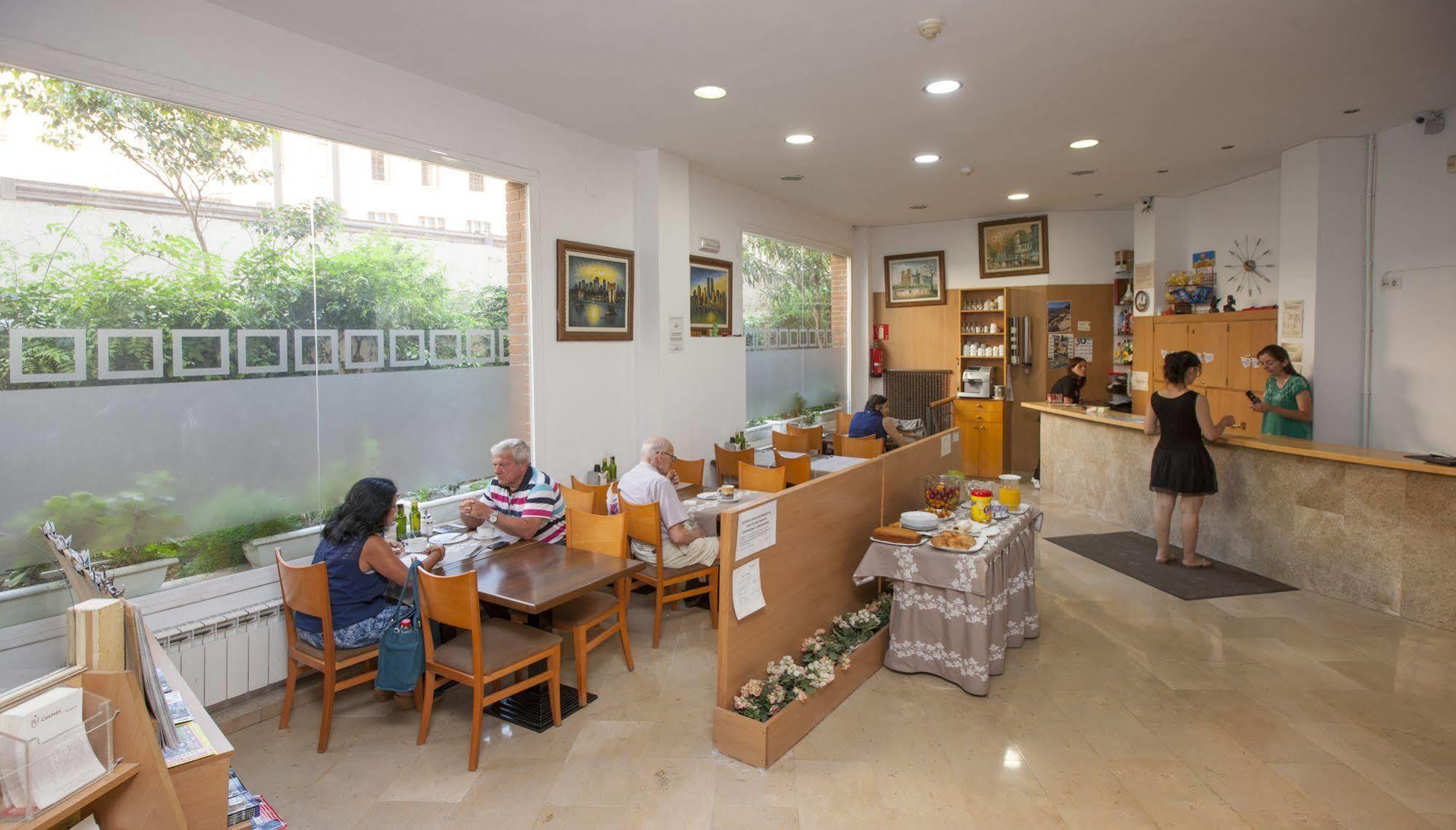Hotel Cosmos טראגונה מראה חיצוני תמונה